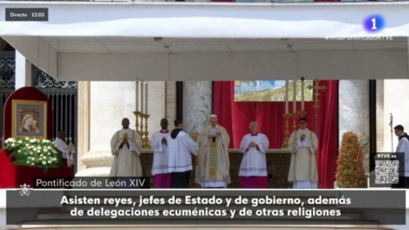 León XIV recordó a Francisco en su primera homilía: “Nos sentimos como ovejas sin pastor”