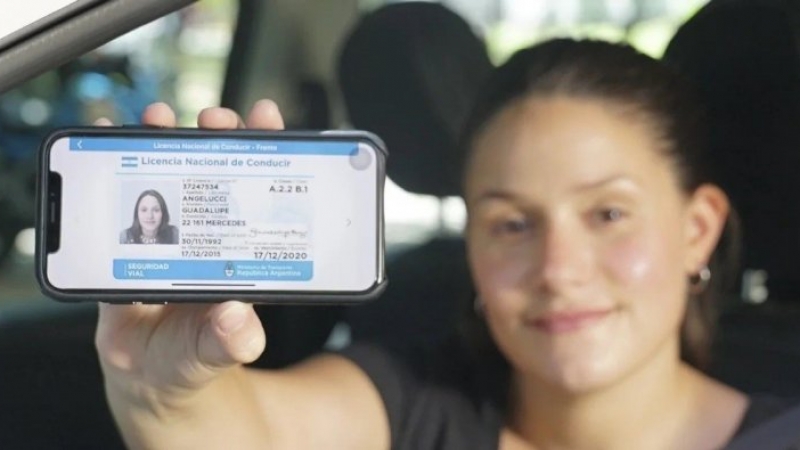 Córdoba adhiere a la licencia de conducir digital: qué significa y cómo tramitarla en línea
