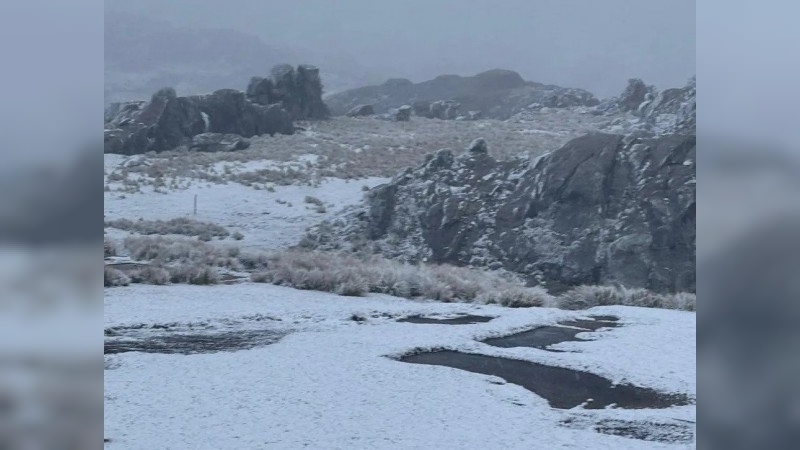 Llego la ola polar a Córdoba y cayó la primera nevada del año en las Altas Cumbres
