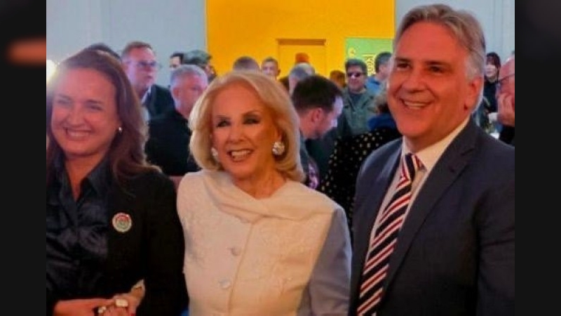 Junto a Mirtha Legrand, Llaryora encabezó el lanzamiento de los Premios Sur que se realizarán en Córdoba