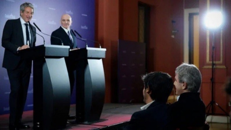 Es oficial: el Gobierno lanzó el régimen de “Inocencia Fiscal” para argentinos con dólares en el colchón
