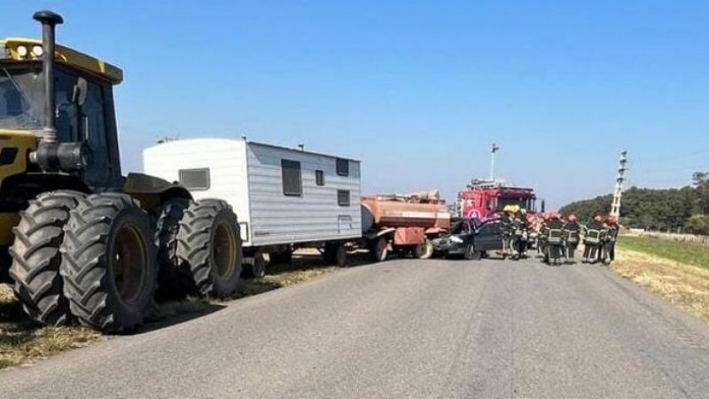 Accidente entre Las varillas y San Bartolomé: dos heridos en el choque de un auto y un tractor con tanque cisterna