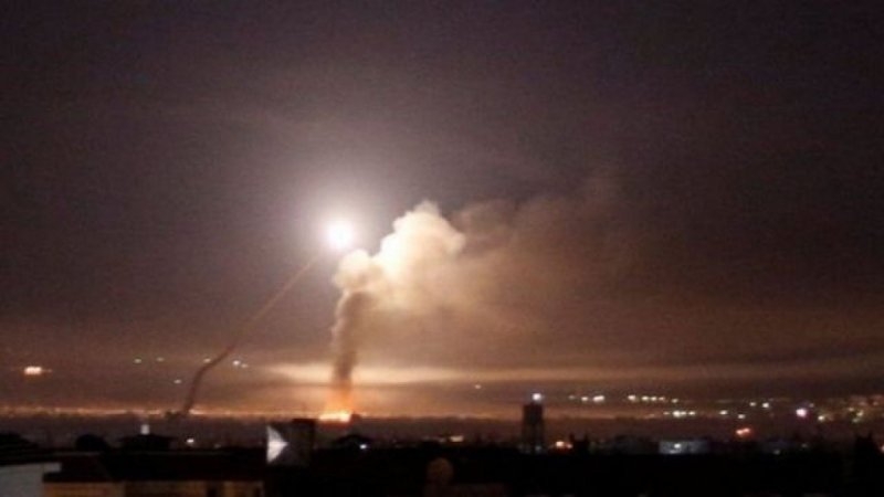 Irán derriba dos aviones israelíes, afirman medios iraníes, pero Israel lo niega