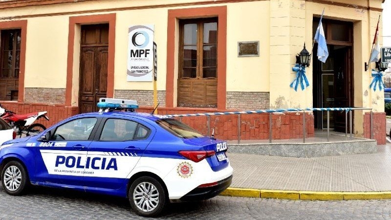 Joven detenido con marihuana y semillas de cannabis tras cruzar semáforo en rojo