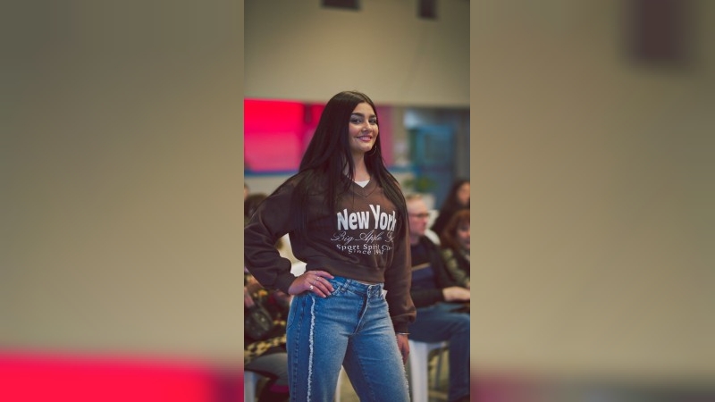 Desfile de modas solidario en el Superdomo a beneficio del Centro Vecinal Roca