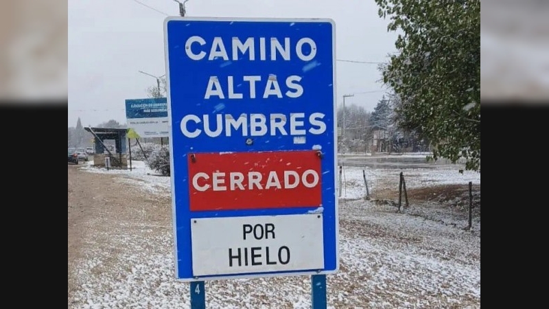 Por presencia de hielo, está interrumpido el tránsito en los caminos de las Altas Cumbres y del Cuadrado