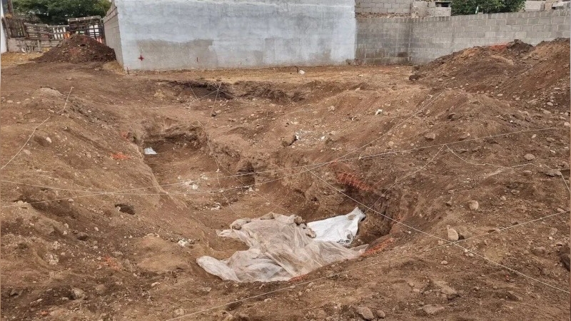 Hallan fosa con más de 20 cadáveres cerca del ex centro clandestino Campo de la Ribera