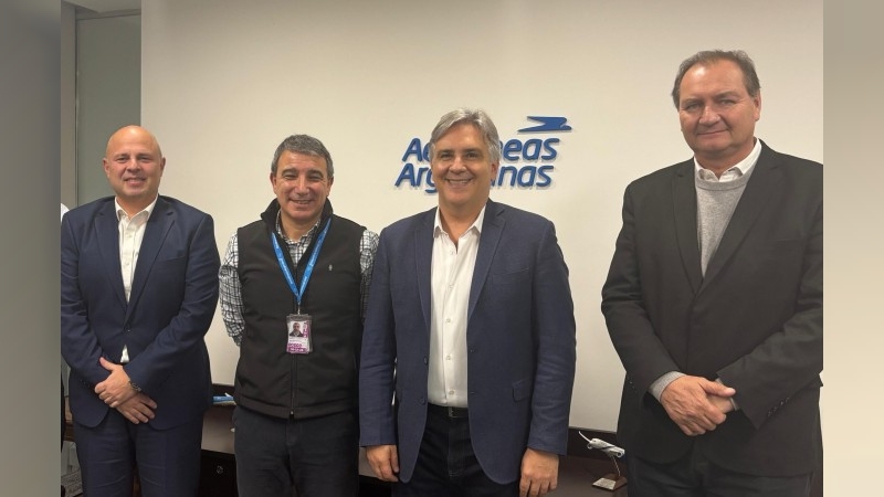 Llaryora se reunió con el presidente de Aerolíneas Argentinas