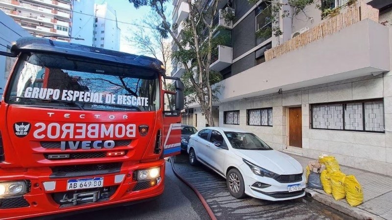 Incendio trágico en Almagro: murió una mujer de 91 años calcinada y hay 32 vecinos afectados