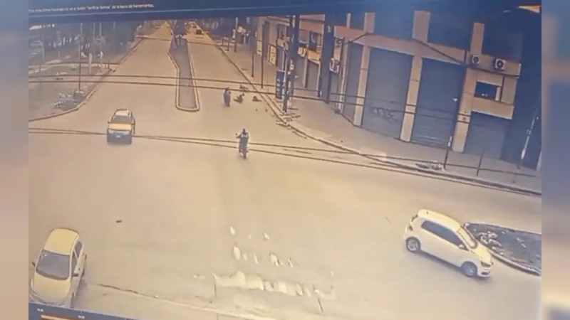 Violencia de género en Ensenada: una mujer fue arrastrada cuatro cuadras sobre el capot de un auto