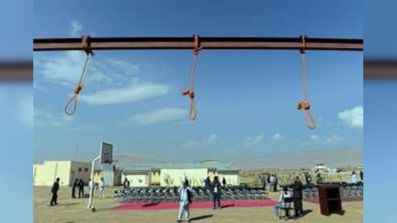 Irán subió a la horca a dos hombres al amanecer