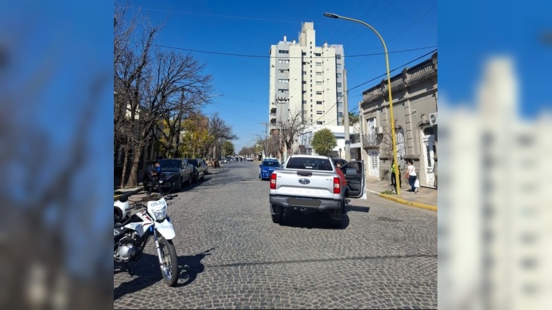 Un peatón de 82 años sufrió lesiones graves tras ser embestido por una camioneta