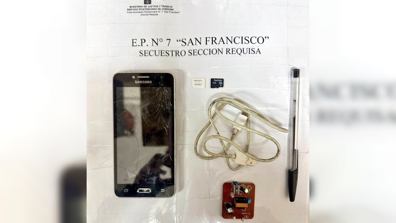 Ingresaron a la cárcel de San Francisco un teléfono dentro de un recipiente con fideos