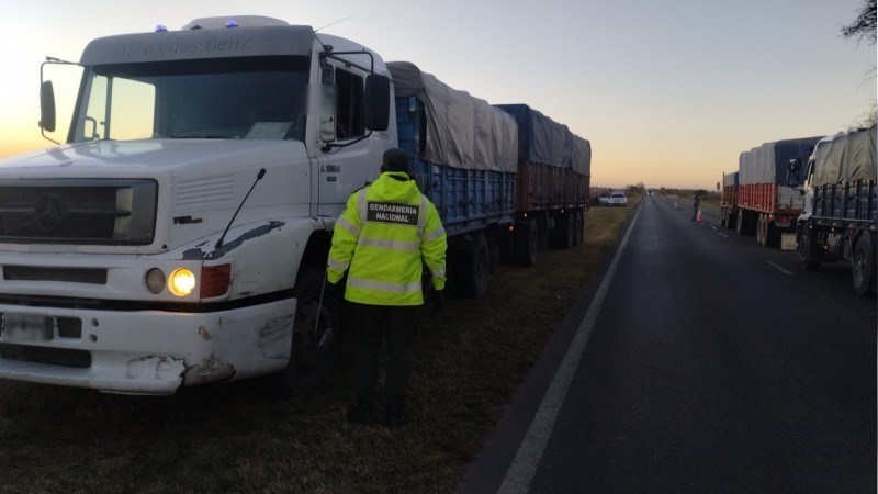 Detuvieron a 14 efectivos de Gendarmería, por presuntos pedidos de coimas a transportistas