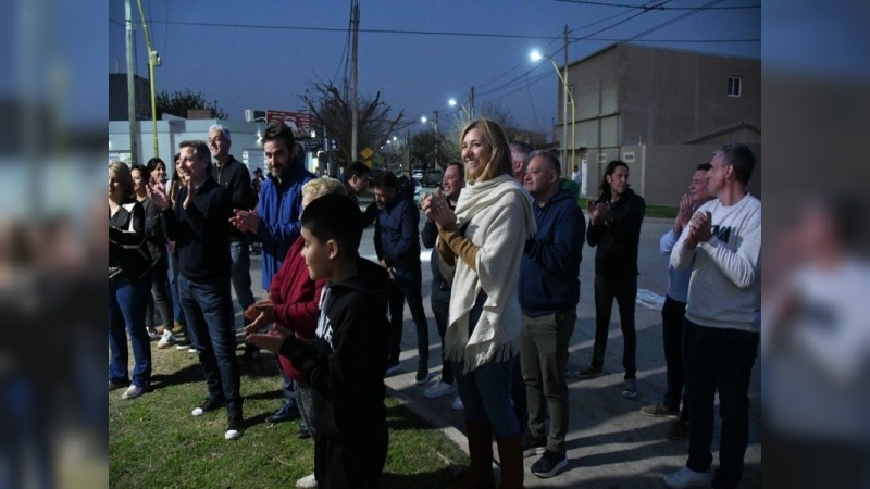 San Francisco: Bernarte inauguró las luces led en barrio Parque