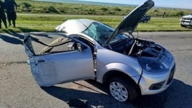 Murió un nene de 2 años en un brutal choque: el auto quedó partido por la mitad
