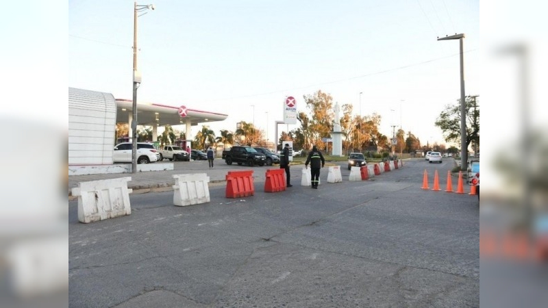 Interrupción del tránsito vehicular en Av. Cervantes