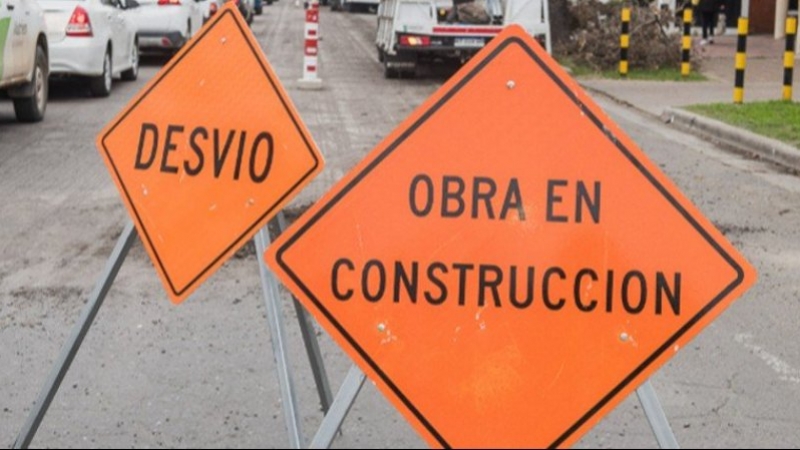 Corte de tránsito en Av. de la Universidad por trabajos de AMOS