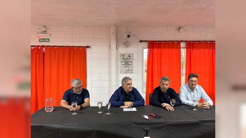 El gobernador Martín Llaryora encabezó la inauguración del nuevo Polideportivo Municipal en Barrio San Cayetano