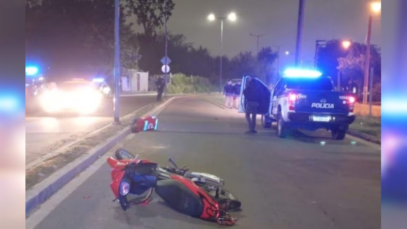 Un repartidor de delivery murió tras el choque de dos motos en Córdoba: hay un herido grave