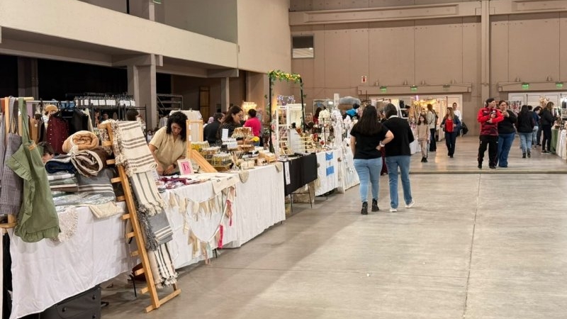 Se realizó una nueva edición de la Feria de Mujeres Emprendedoras en el Superdomo
