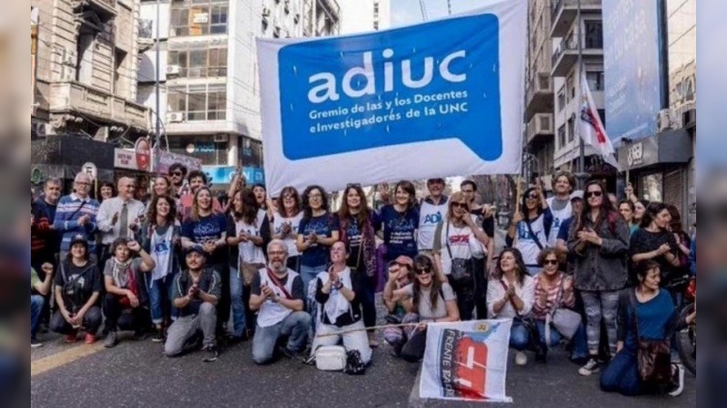 Docentes universitarios de C&oacute;rdoba adhieren al paro de CTERA