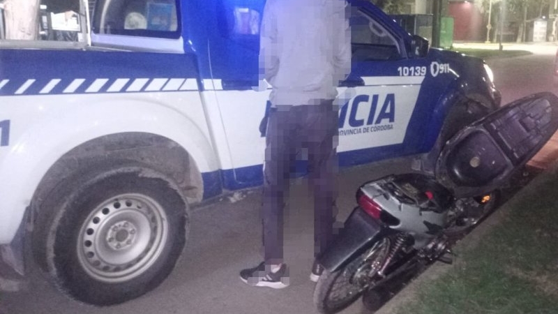 Detuvieron a un joven tras una persecución y secuestraron una motocicleta en Freyre