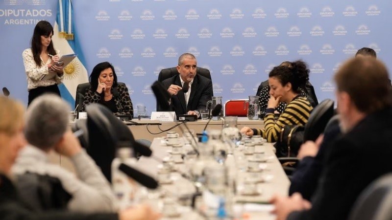 Por el antecedente Adorni, se embarra la negociaci&oacute;n de la ley de Inocencia Fiscal en Diputados