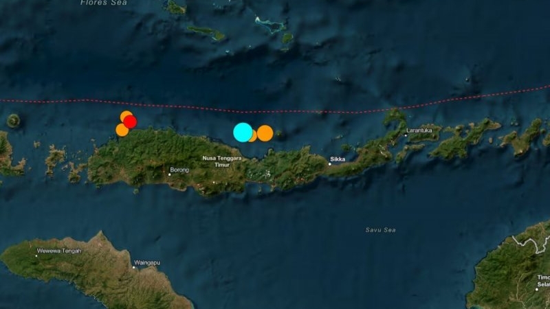 Un terremoto de magnitud 7,7 sacudió la costa de Indonesia y disparó una alerta por tsunami