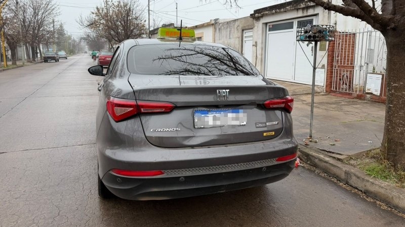 Dos jóvenes resultaron heridas tras un choque entre una moto y un auto
