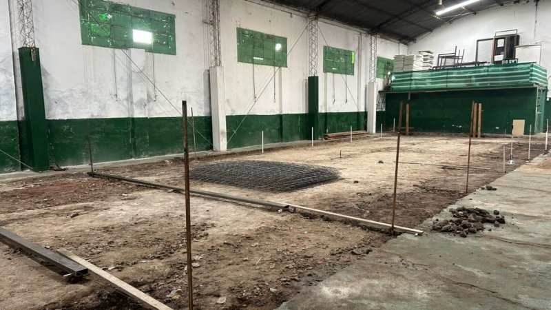 Sportivo Belgrano avanza con la construcción de sus nuevas canchas de bochas sintéticas