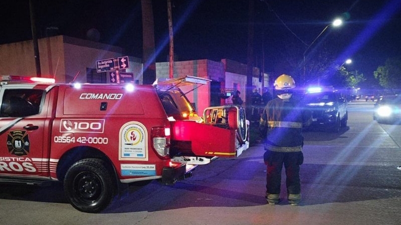 Se incendió una motocicleta en el patio de una vivienda de barrio La Milka