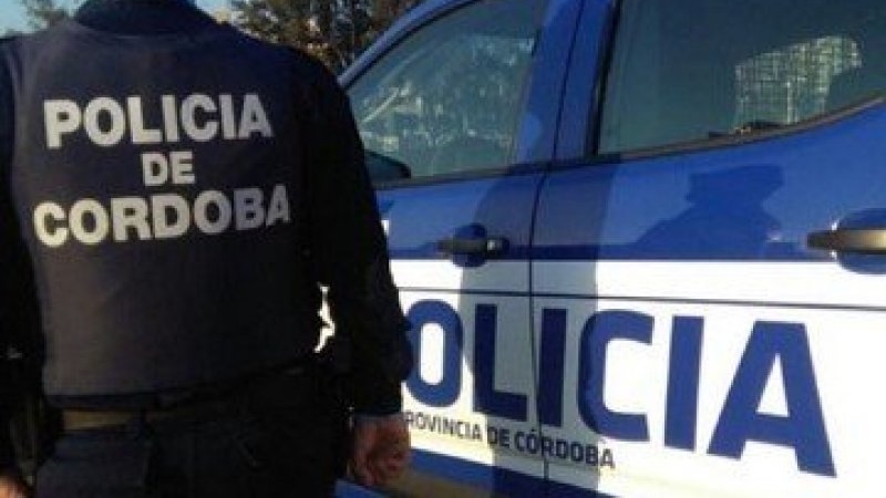 Detienen a un hombre que hab&iacute;a robado pertenencias de un auto estacionado