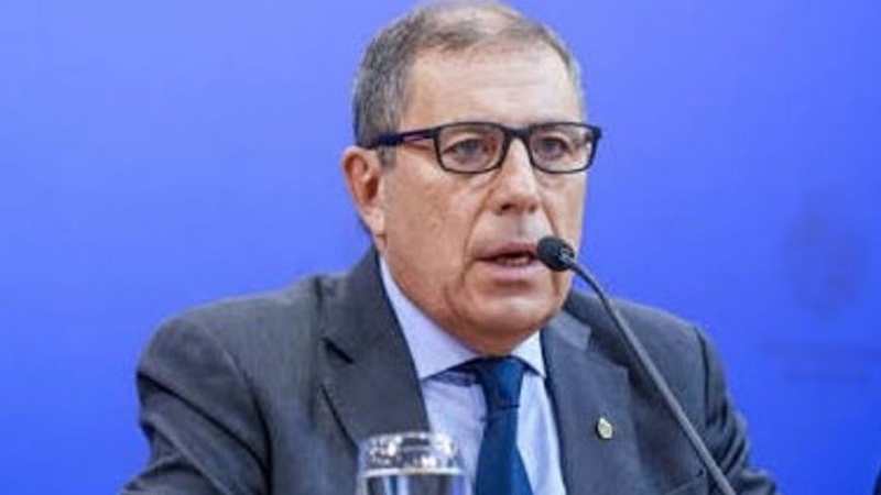 Ministro de Econom&iacute;a uruguayo pidi&oacute; cuidar las cuentas p&uacute;blicas para no terminar como Argentina