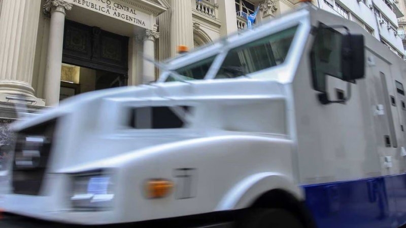 El Banco Central compró menos dólares y las reservas cayeron más de US$ 110 millones diarios