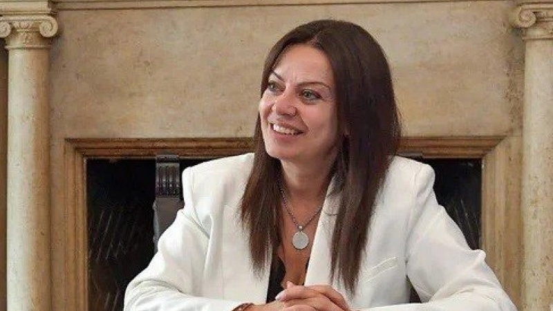 Pettovello oficializ&oacute; al nuevo director de la Casa Argentina en Par&iacute;s