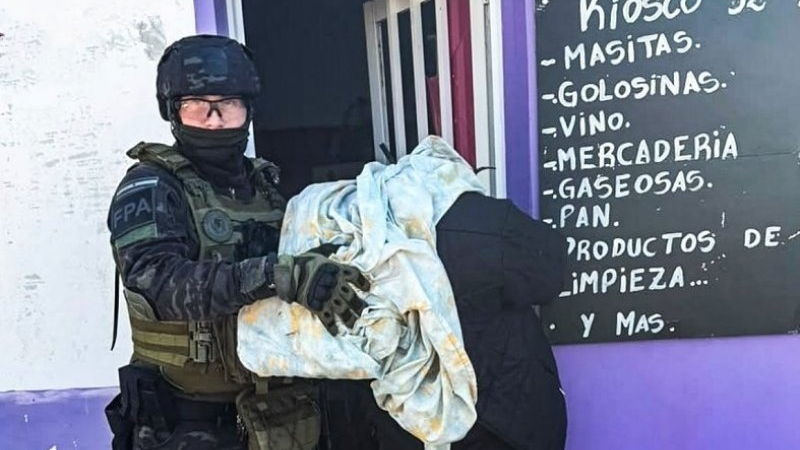 Nuevo golpe al narcomenudeo: Dos detenidos y cocaína secuestrada en Morteros y Brinkmann