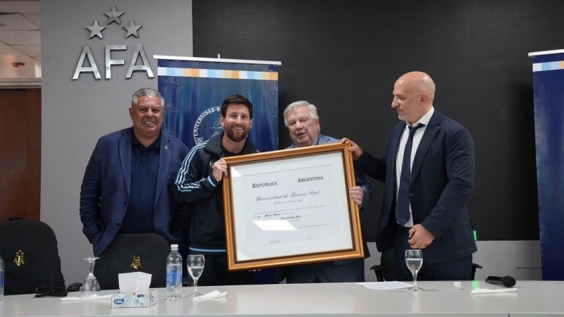 La UBA le entreg&oacute; a Messi el t&iacute;tulo de Doctor Honoris Causa