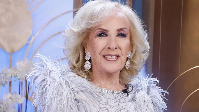 Mirtha Legrand reapareci&oacute; tras su internaci&oacute;n y mostr&oacute; c&oacute;mo pas&oacute; el D&iacute;a de la Madre: la tierna foto familiar