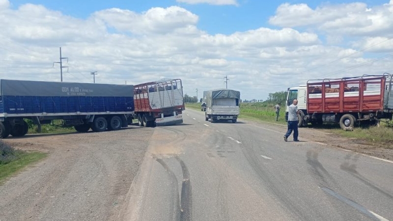 Choque entre dos camiones sobre la Ruta Nacional 19, en jurisdicci&oacute;n de La Francia
